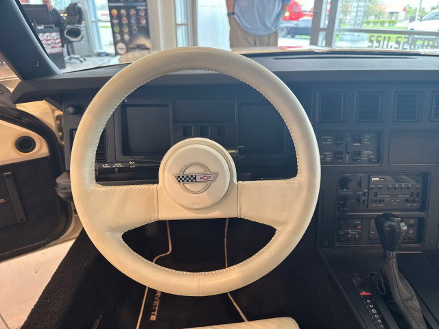 Used 1988 Chevrolet Corvette Coupe image 9
