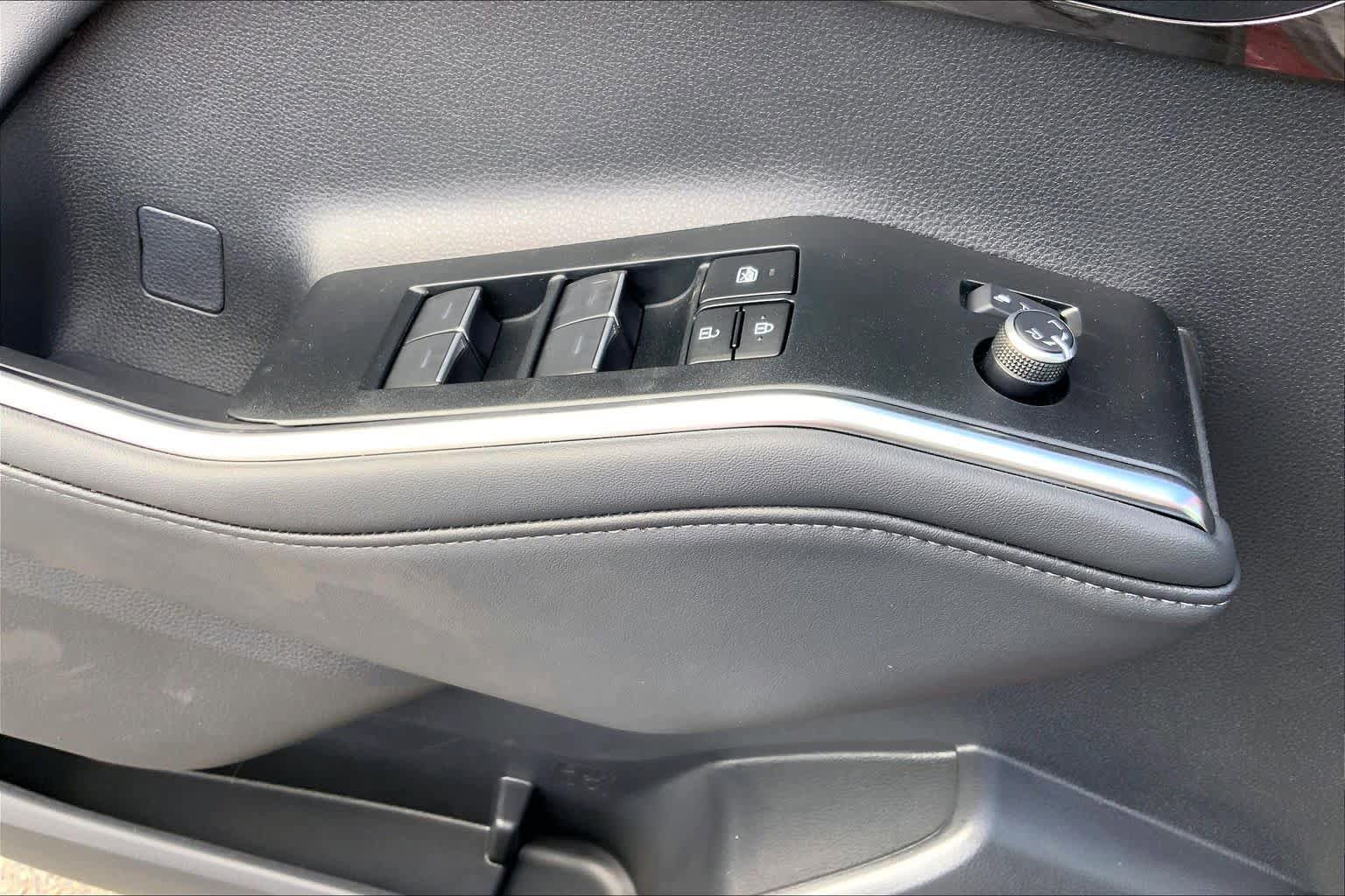 New 2026 Toyota Highlander Limited AWD/4WD image 18