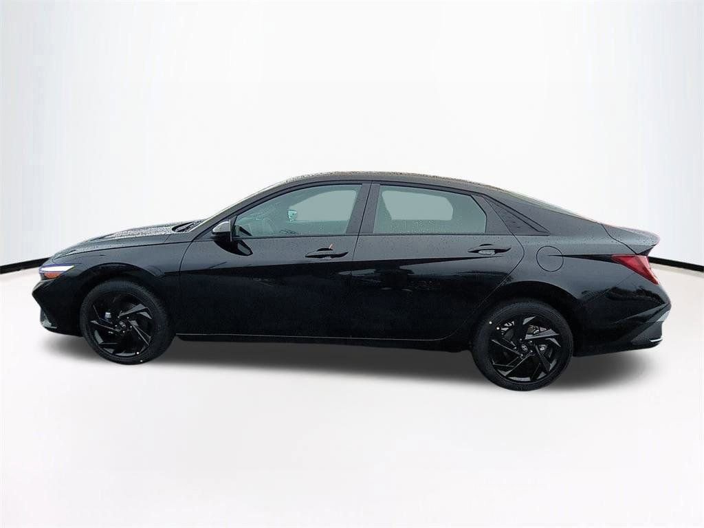 New 2026 Hyundai Elantra Sport image 8