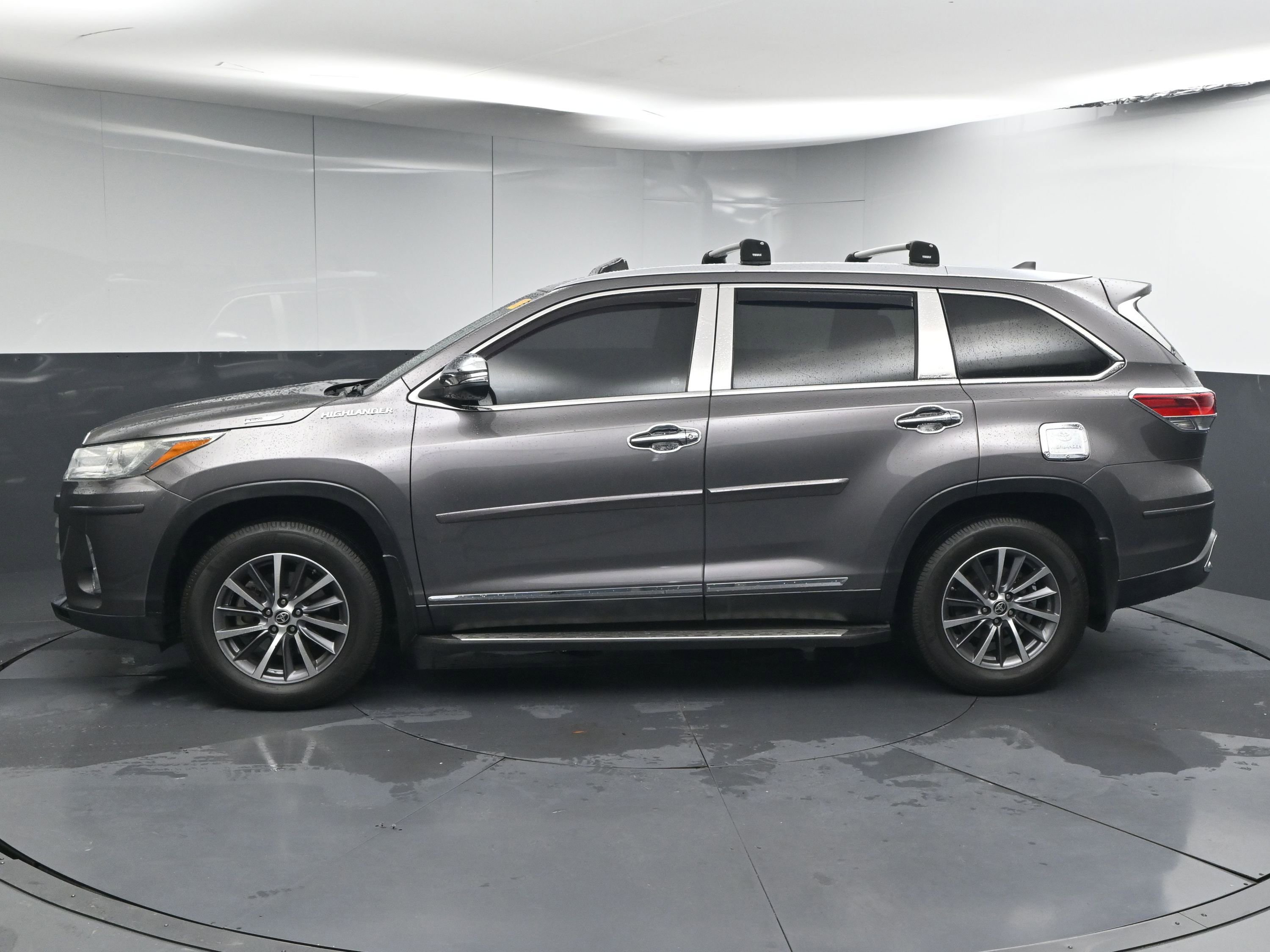 Used 2019 Toyota Highlander XLE image 5