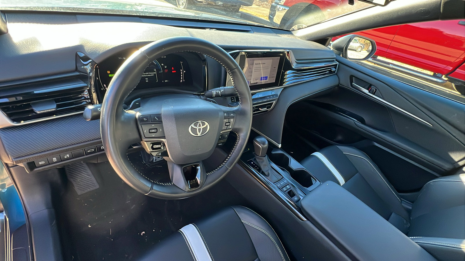 Used 2025 Toyota Camry SE image 25
