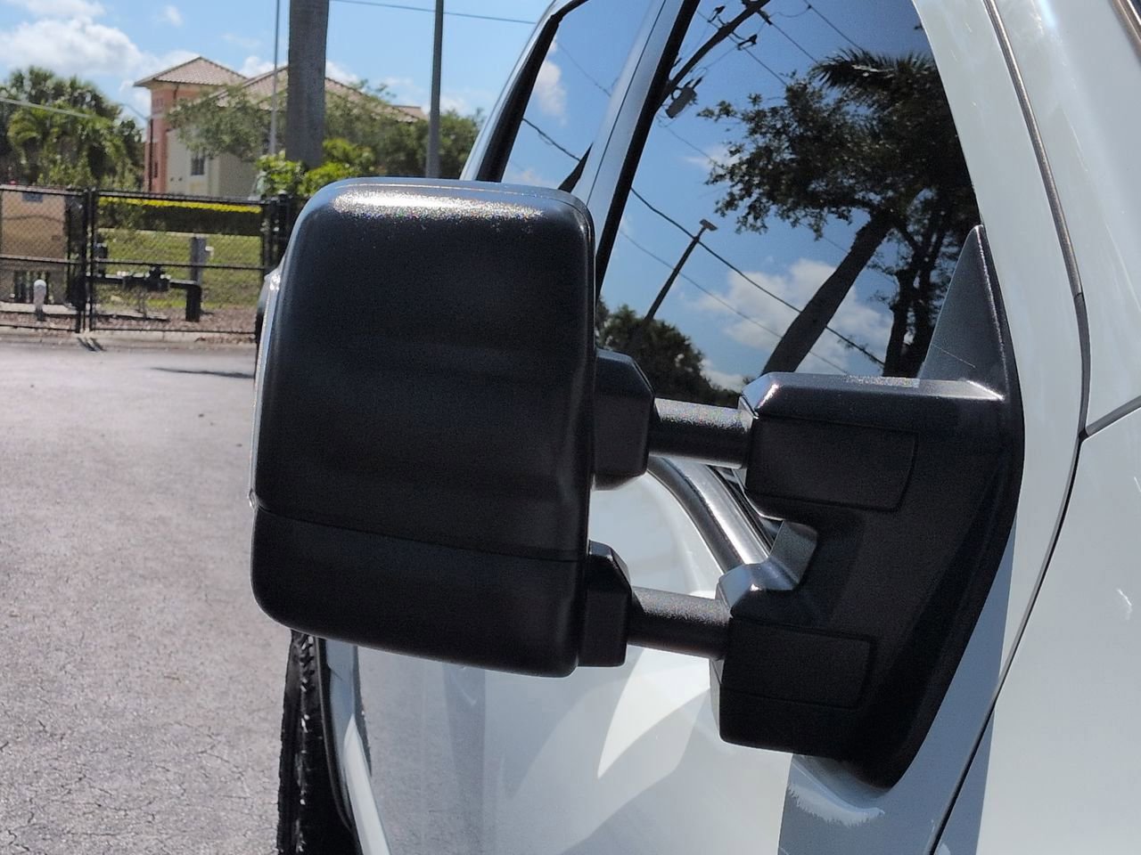 Used 2020 Nissan Titan PRO-4X AWD/4WD image 11