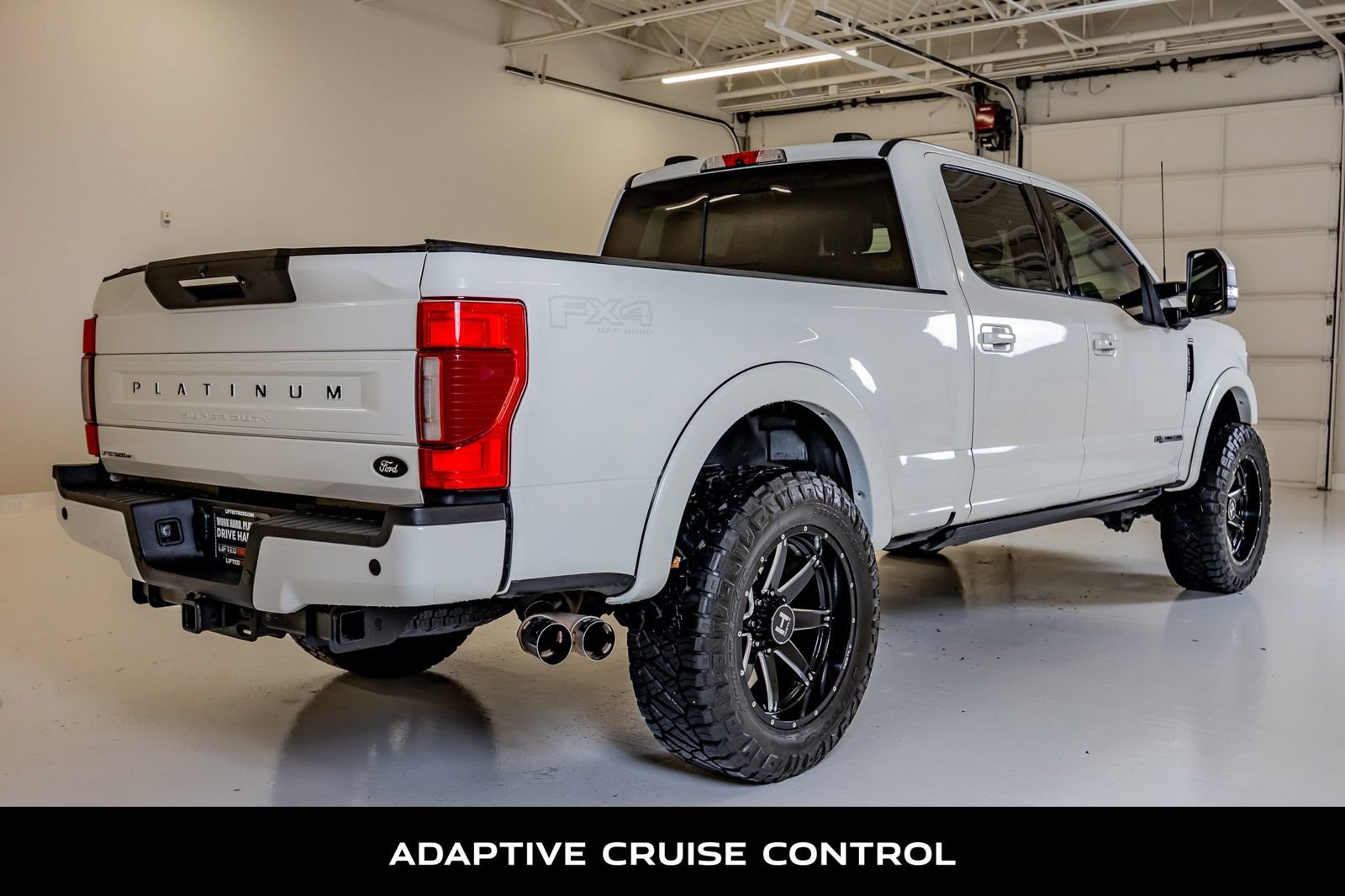 Used 2022 Ford F250 Platinum w/ FX4 Off-Road Package AWD/4WD image 9