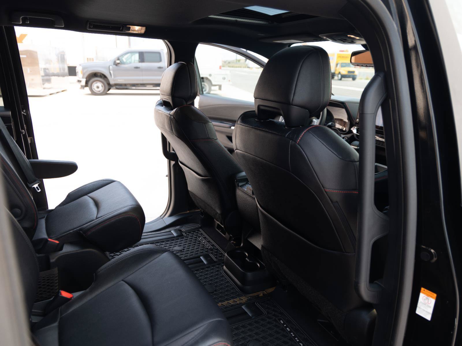 Used 2025 Toyota Sienna XSE AWD/4WD image 24