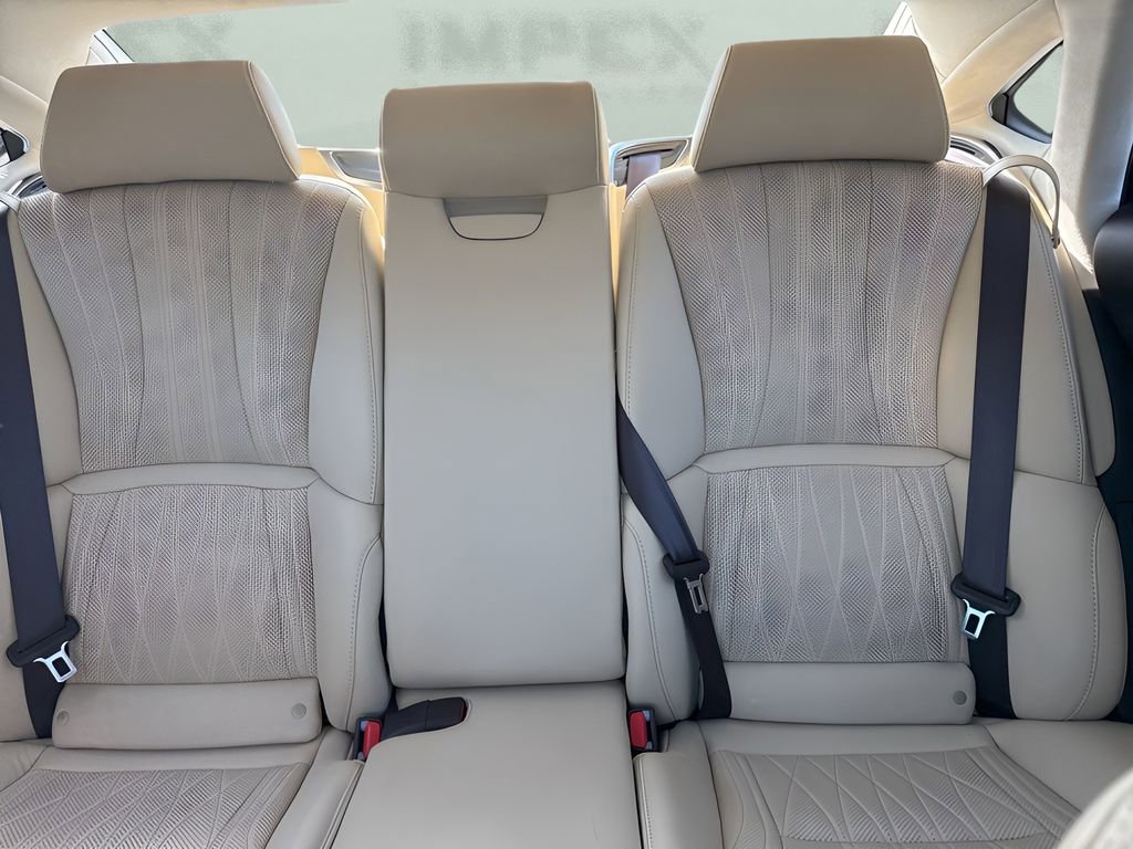 Used 2018 Lexus LS 500h w/ Luxury Package RWD image 13