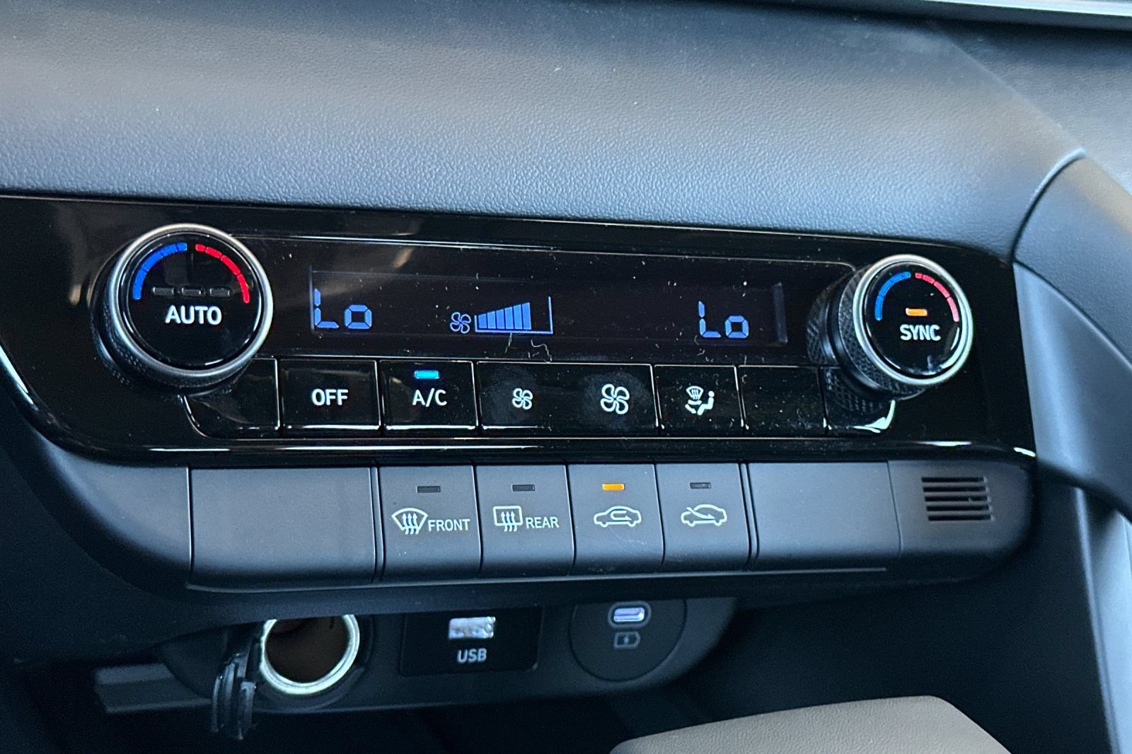 New 2026 Hyundai Elantra Sport FWD image 18
