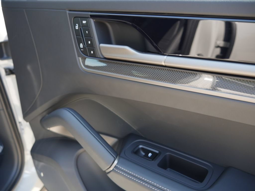 New 2026 Porsche Cayenne Turbo AWD/4WD image 22