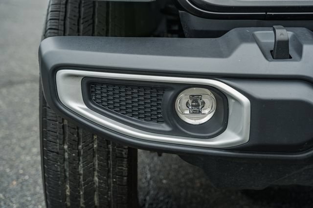 Used 2025 Jeep Wrangler Unlimited Sahara AWD/4WD image 19