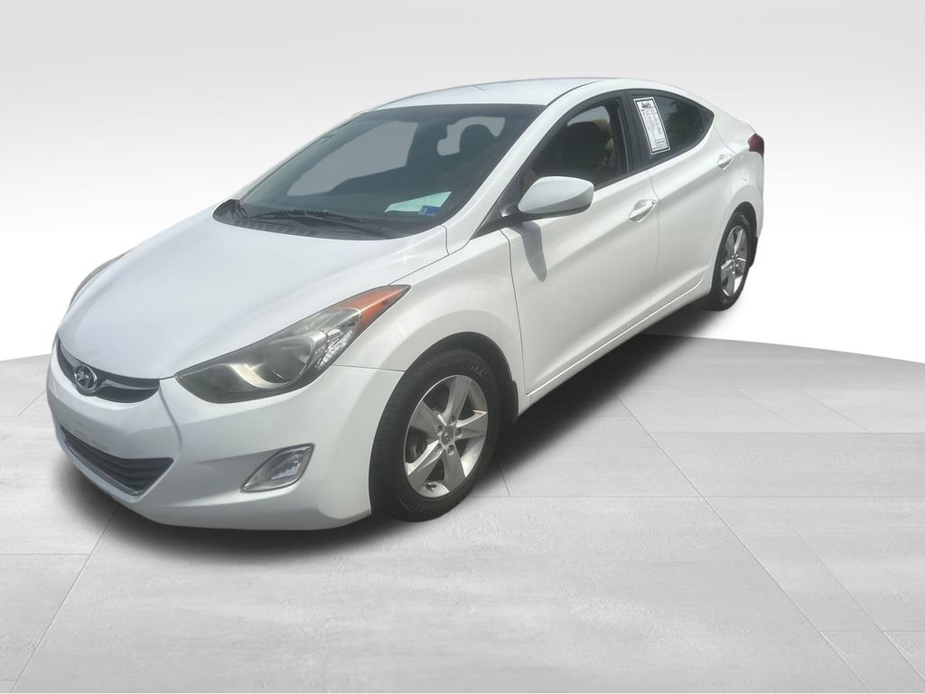 Used 2013 Hyundai Elantra GLS w/ Preferred Pkg FWD image 2