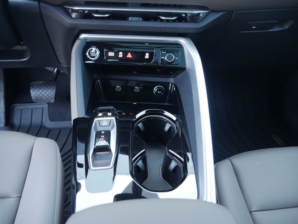 Used 2025 Audi Q5 Premium w/ Convenience Package image 37