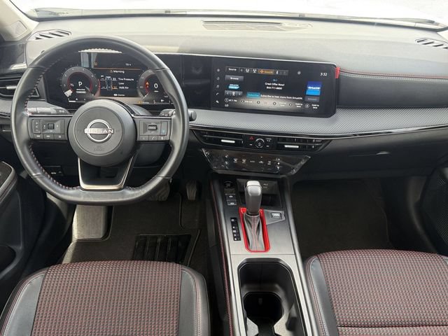 Used 2025 Nissan Kicks SR FWD image 14