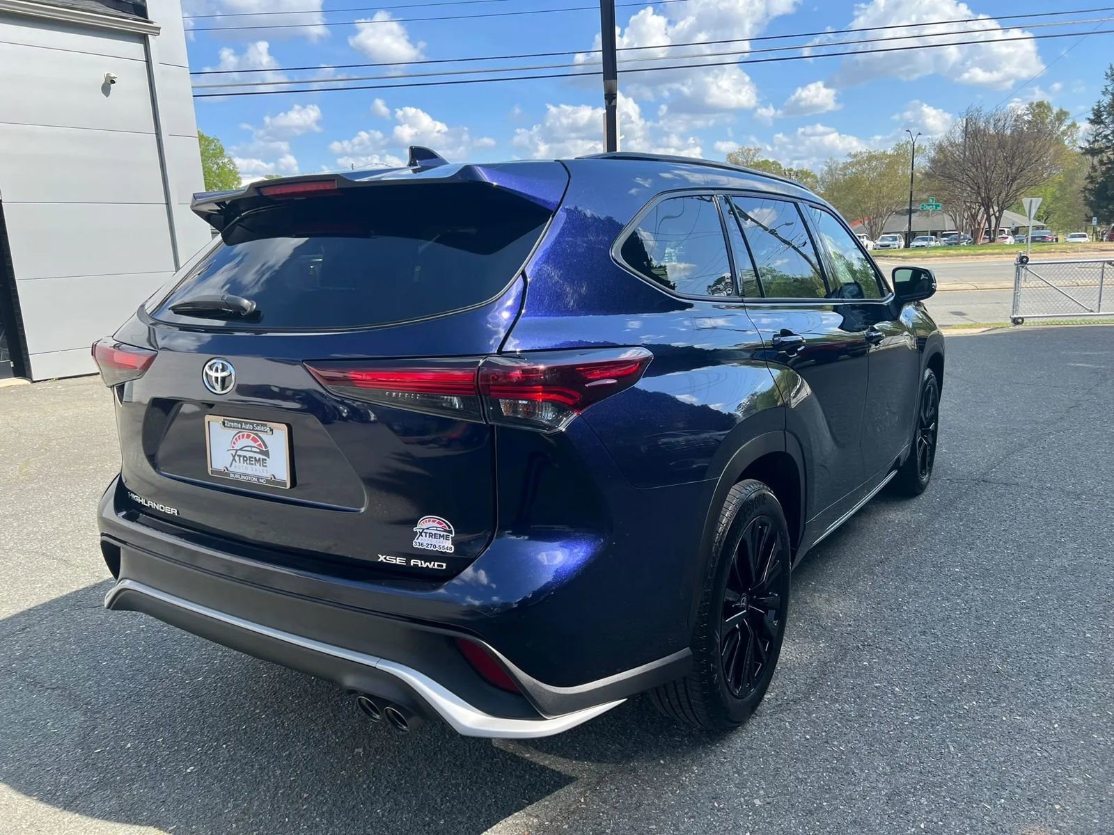 Used 2025 Toyota Highlander XSE image 4