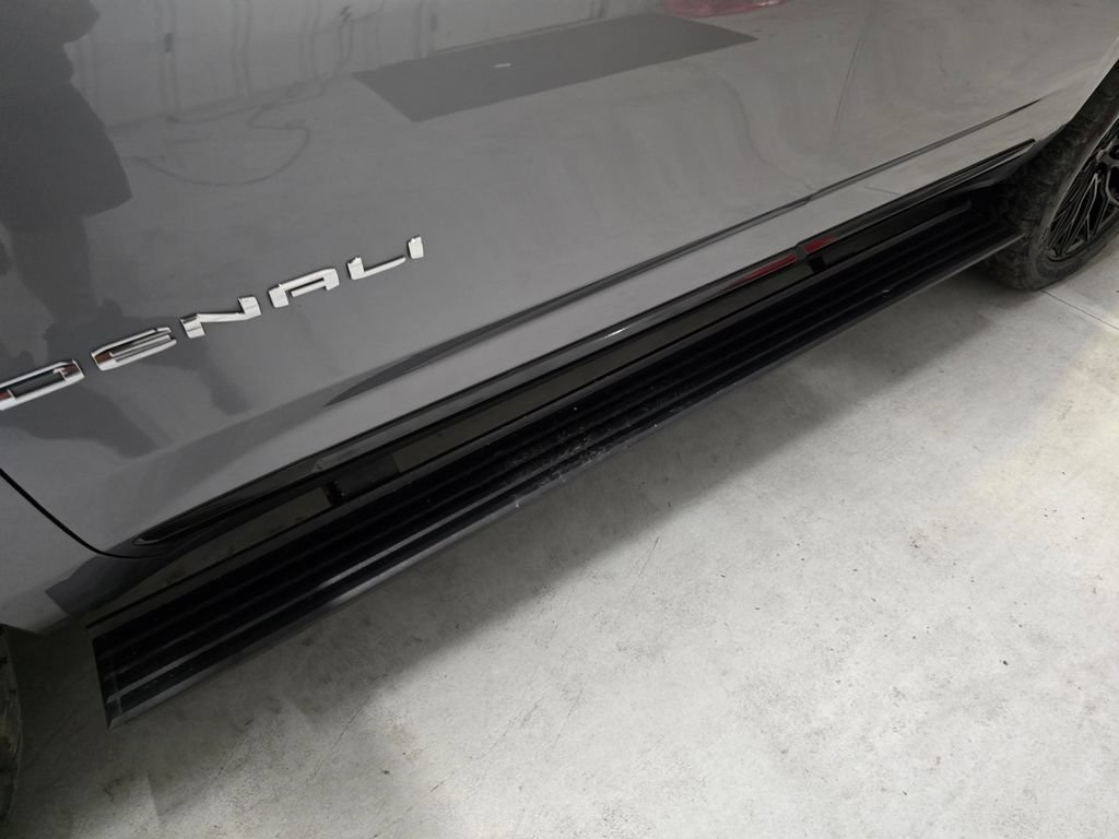 Used 2021 GMC Yukon Denali AWD/4WD image 13