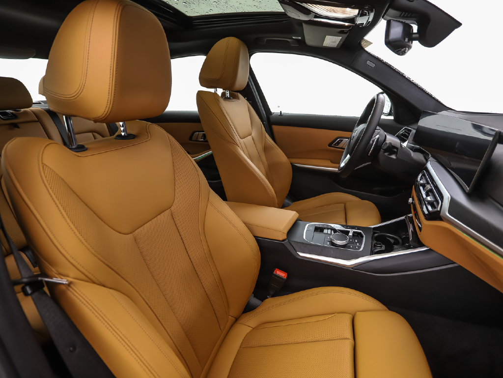 Certified 2023 BMW 330i xDrive Sedan w/ Premium Package AWD/4WD image 31