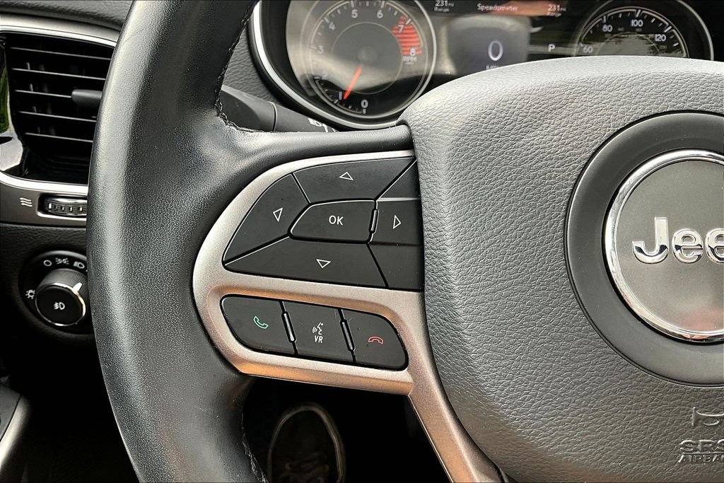 Used 2021 Jeep Cherokee Limited w/ Elite Package AWD/4WD image 11