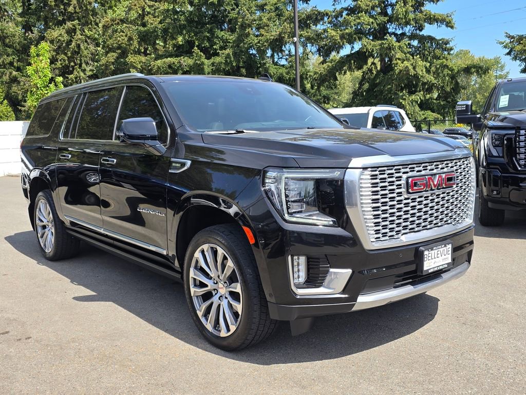Used 2023 GMC Yukon XL Denali w/ Denali Reserve Package AWD/4WD image 7