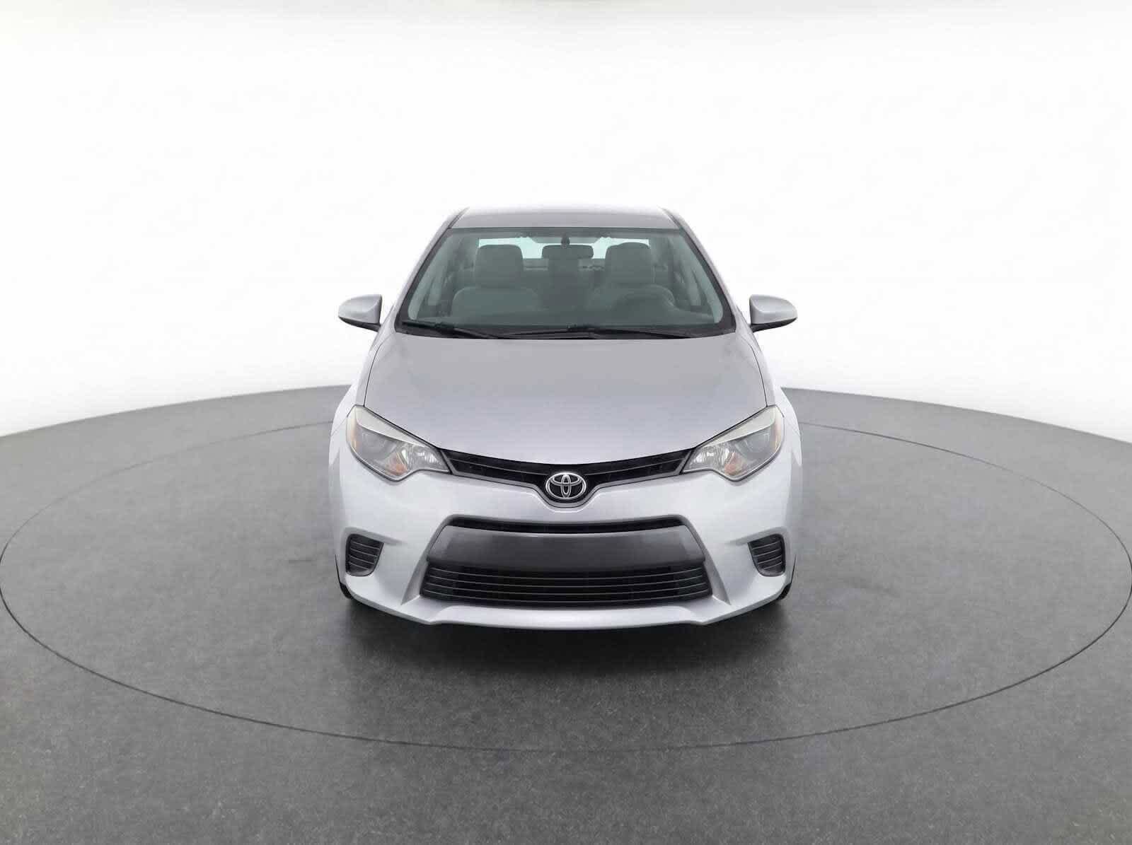 Used 2016 Toyota Corolla LE FWD image 2