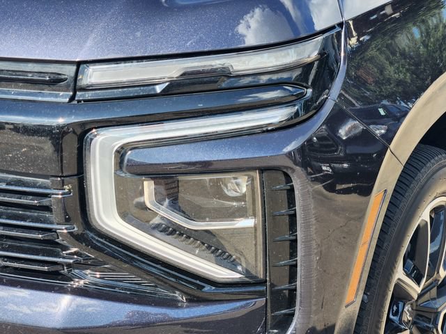 Used 2025 Chevrolet Suburban RST w/ Comfort Package AWD/4WD image 9