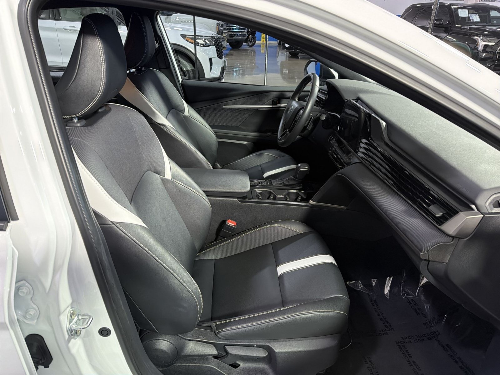 Used 2025 Toyota Camry SE FWD image 24