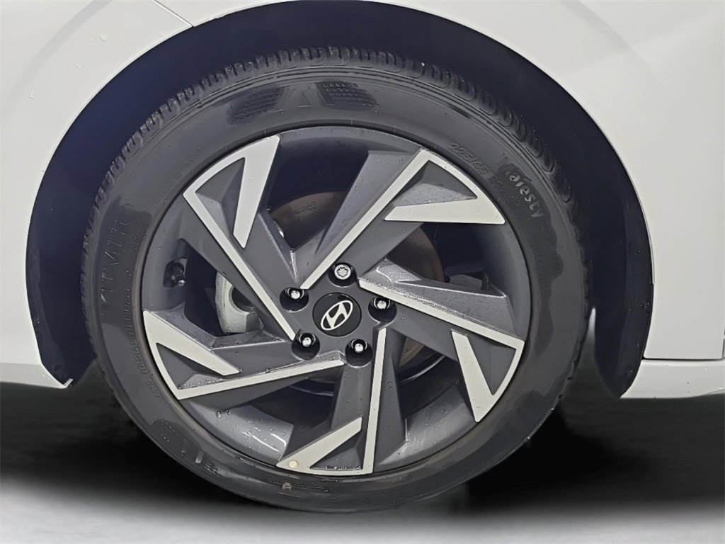 Used 2025 Hyundai Elantra Sport image 27