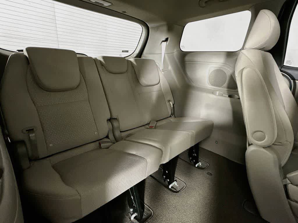 Used 2018 Kia Sedona L FWD image 30