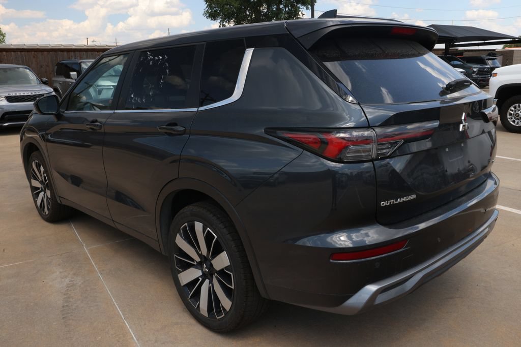 Used 2025 Mitsubishi Outlander SE FWD image 7