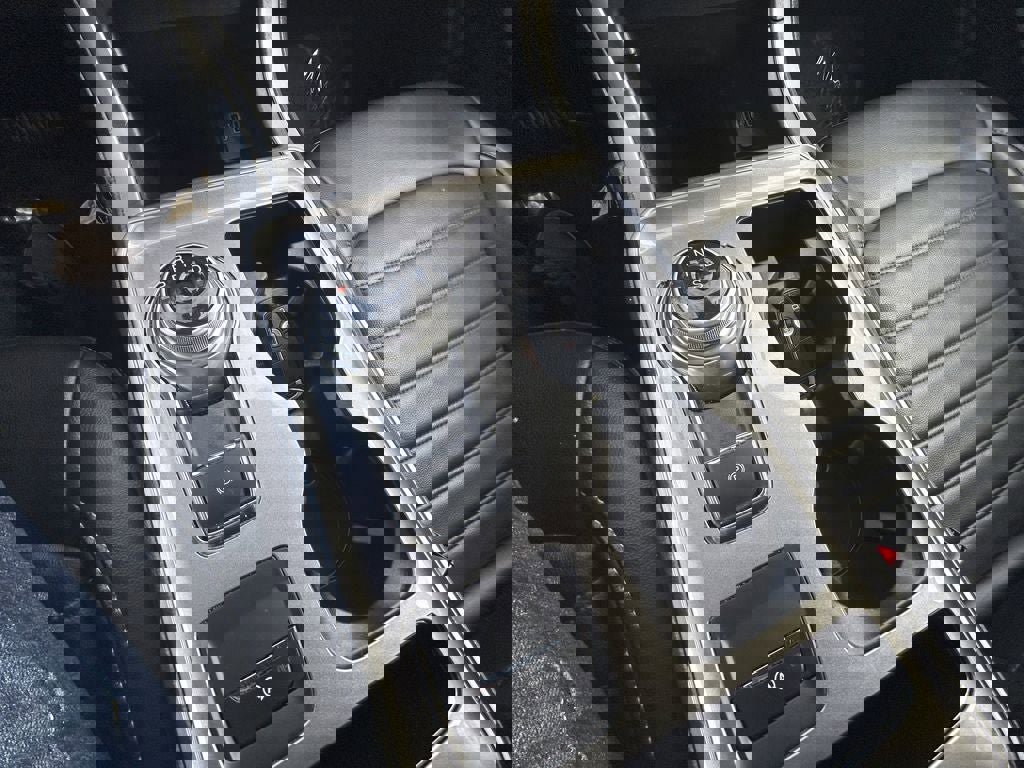 Used 2023 Ford Edge SEL AWD/4WD image 20