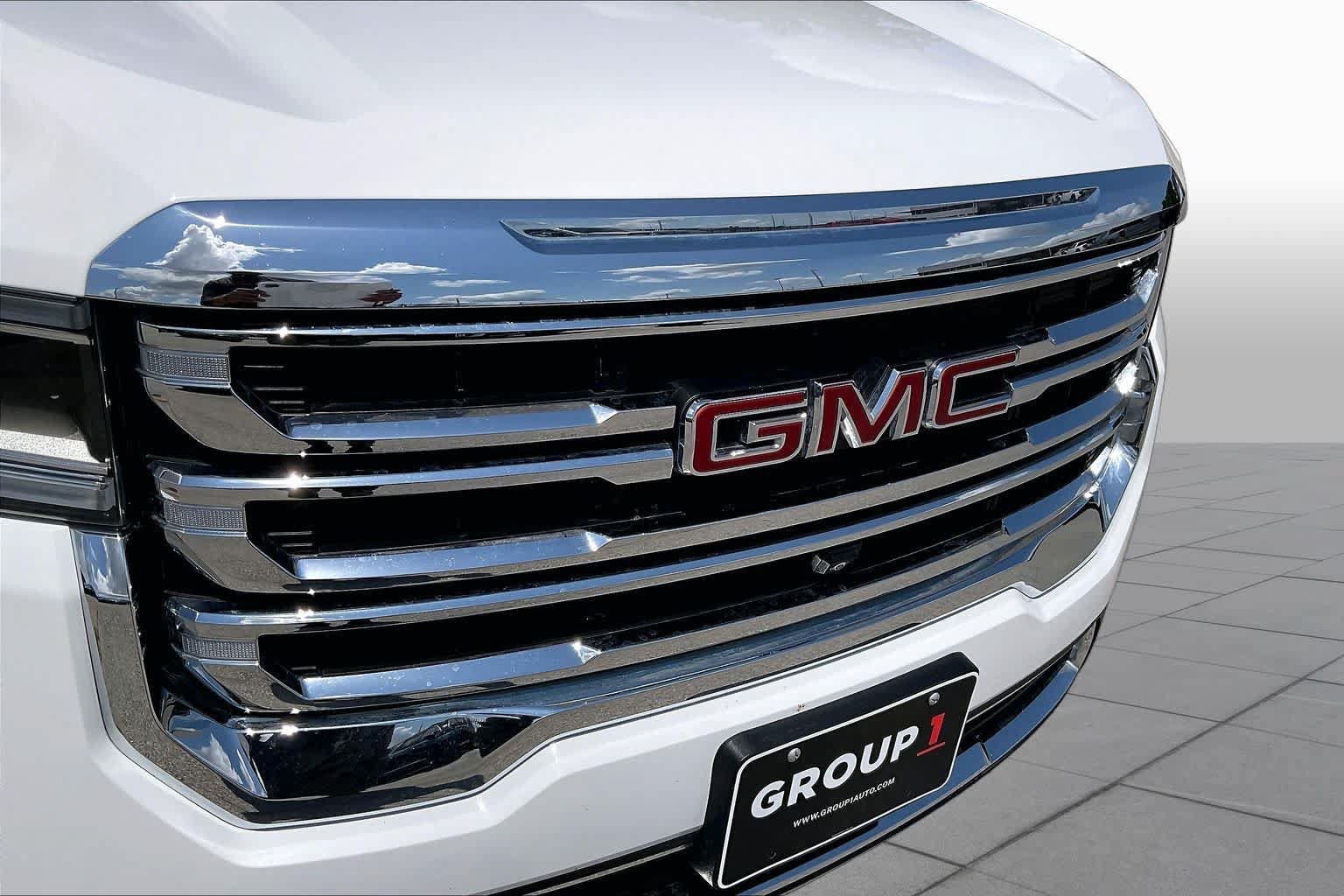 Used 2023 GMC Acadia SLT w/ Technology Package FWD image 29