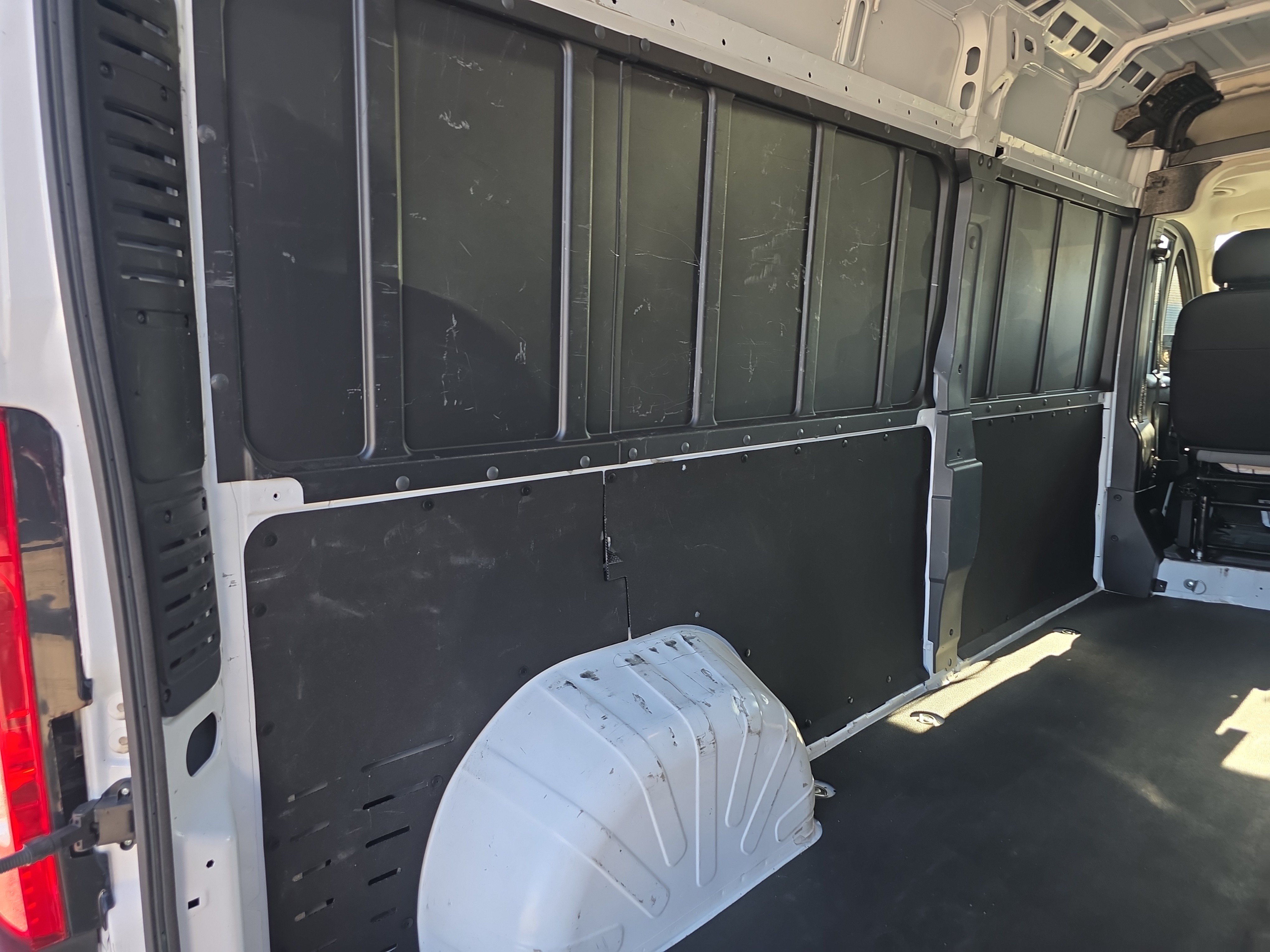 Used 2025 RAM ProMaster 2500 w/ Convenience Group FWD image 13