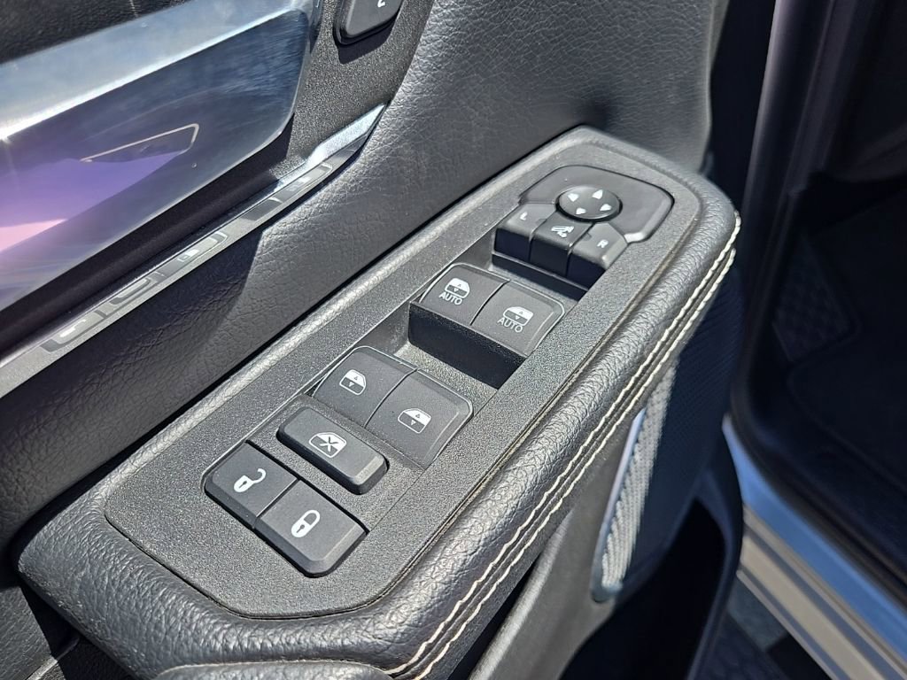 Used 2025 RAM 1500 Laramie w/ Sport Appearance Package AWD/4WD image 39