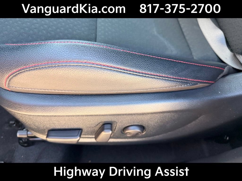 Used 2025 Kia Soul GT-Line w/ GT-Line Technology Package FWD image 15