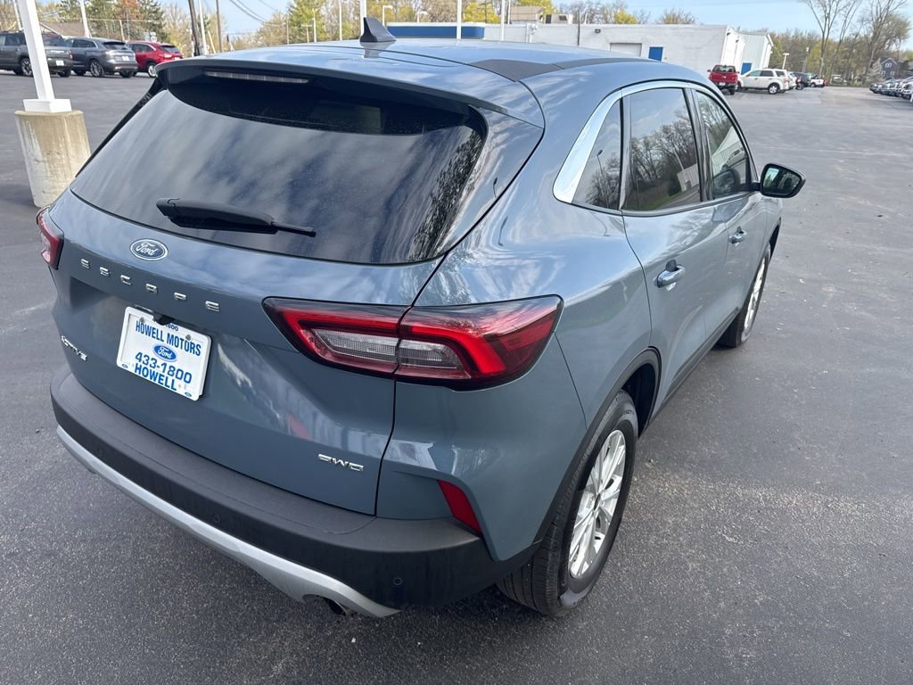 Used 2023 Ford Escape Active w/ Tech Pack #1 AWD/4WD image 9