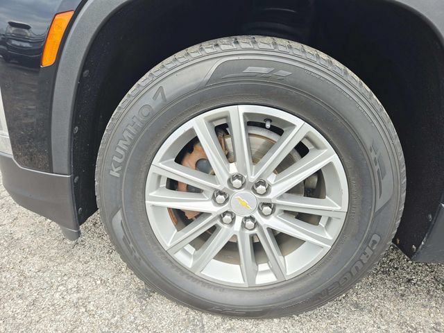 Used 2023 Chevrolet Traverse LT FWD image 11