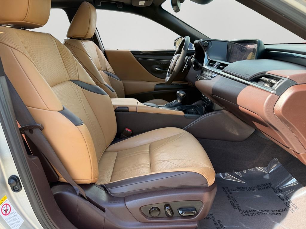Used 2019 Lexus ES 350 Ultra Luxury w/ Accessory Package 2 image 7
