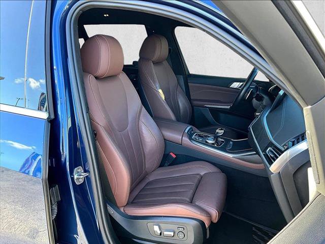 Used 2022 BMW X7 xDrive40i w/ Executive Package image 9