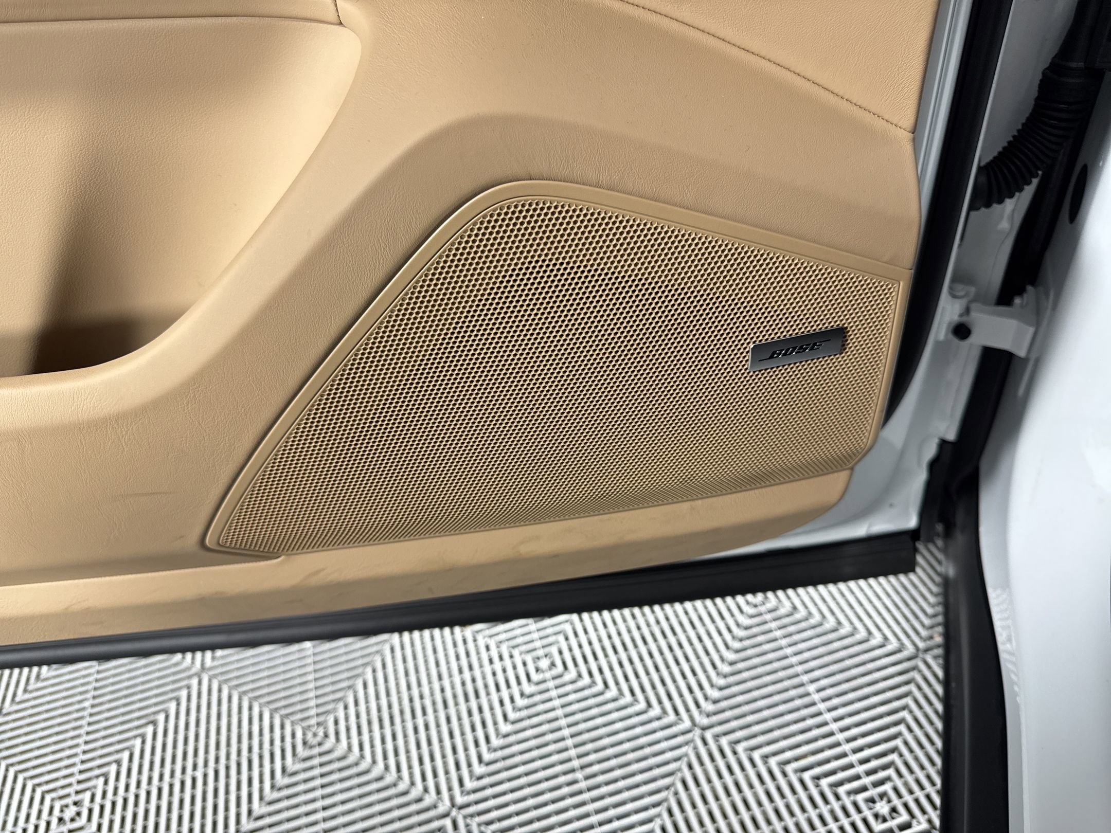 Certified 2025 Porsche Cayenne E-Hybrid image 22