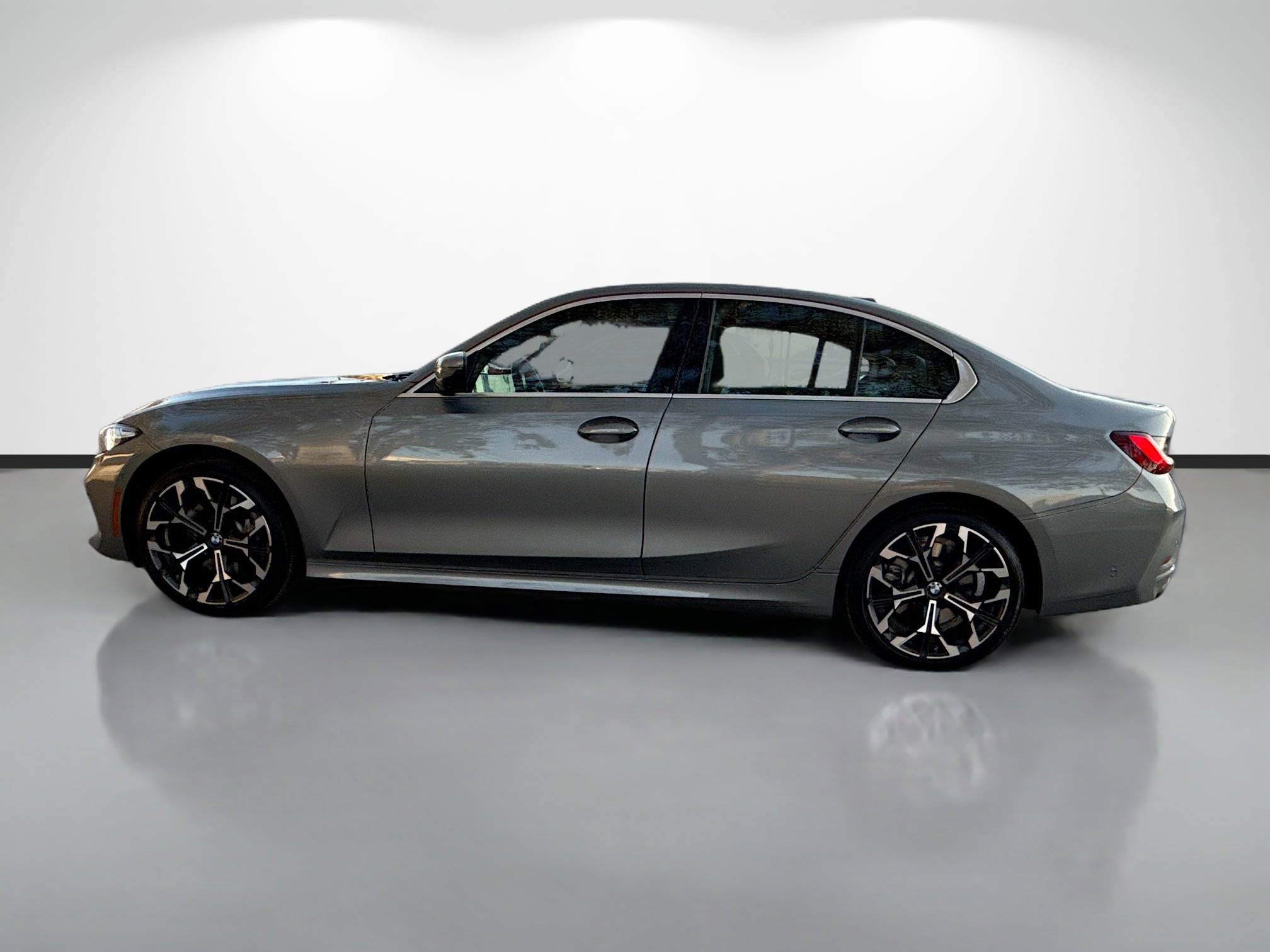 Used 2025 BMW 330i Sedan image 6