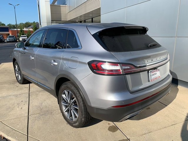 Used 2022 Lincoln Nautilus AWD image 3