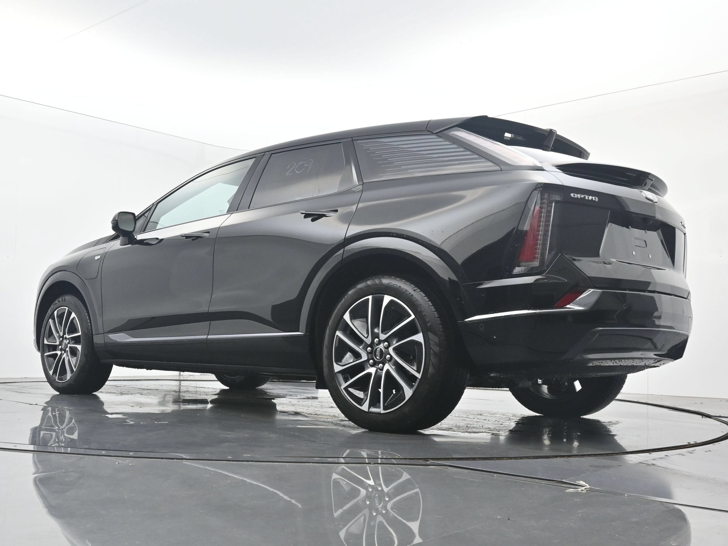 New 2026 Cadillac Optiq Sport 1 w/ LPO, Floor Liner Package AWD/4WD image 17