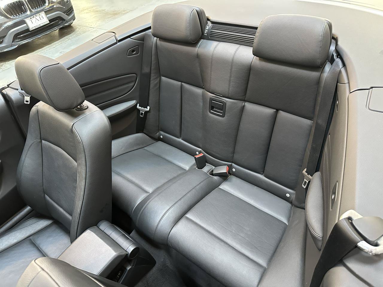 Used 2011 BMW 135i Convertible RWD image 14