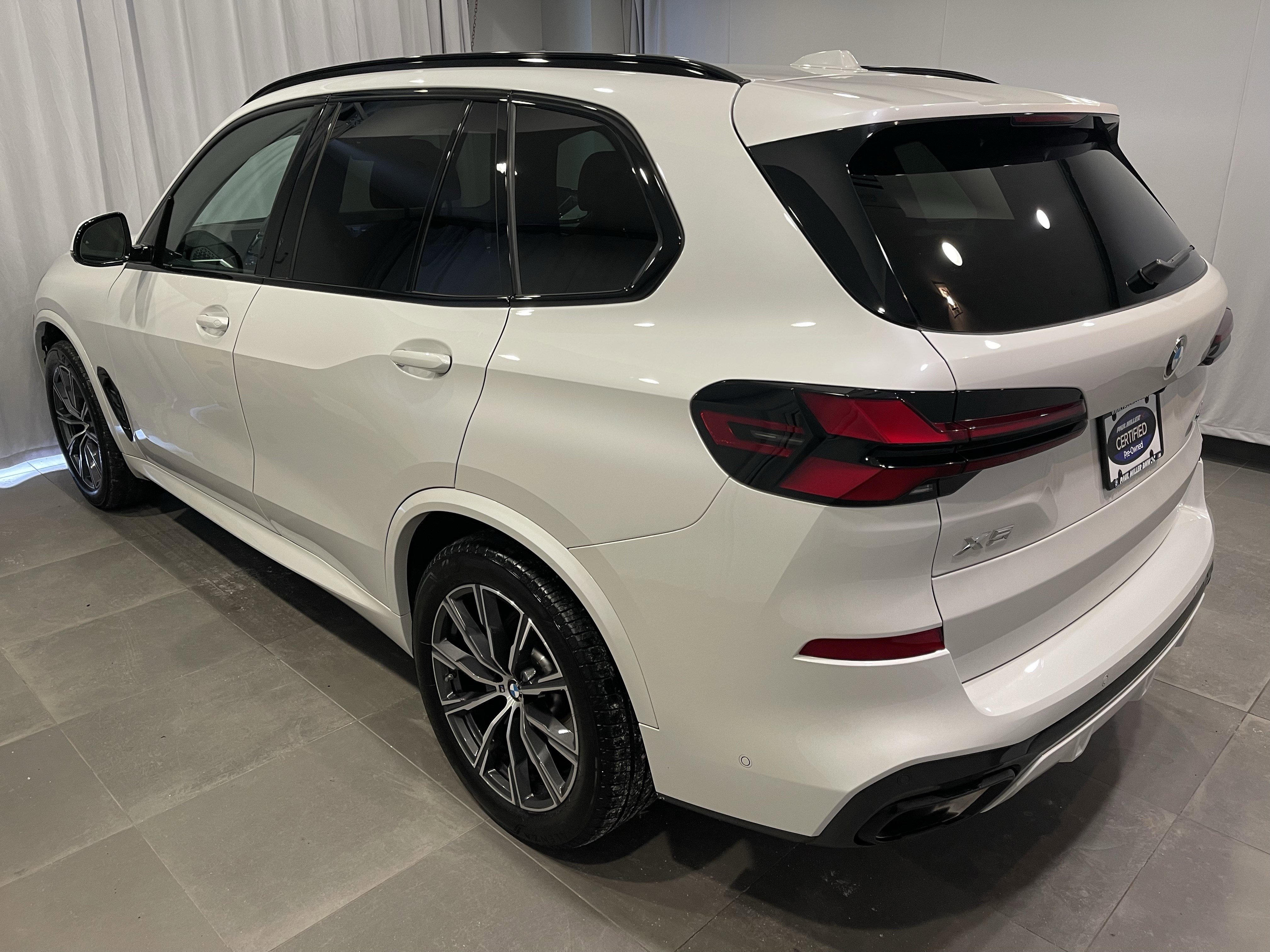 Certified 2025 BMW X5 xDrive40i w/ M Sport Package image 5