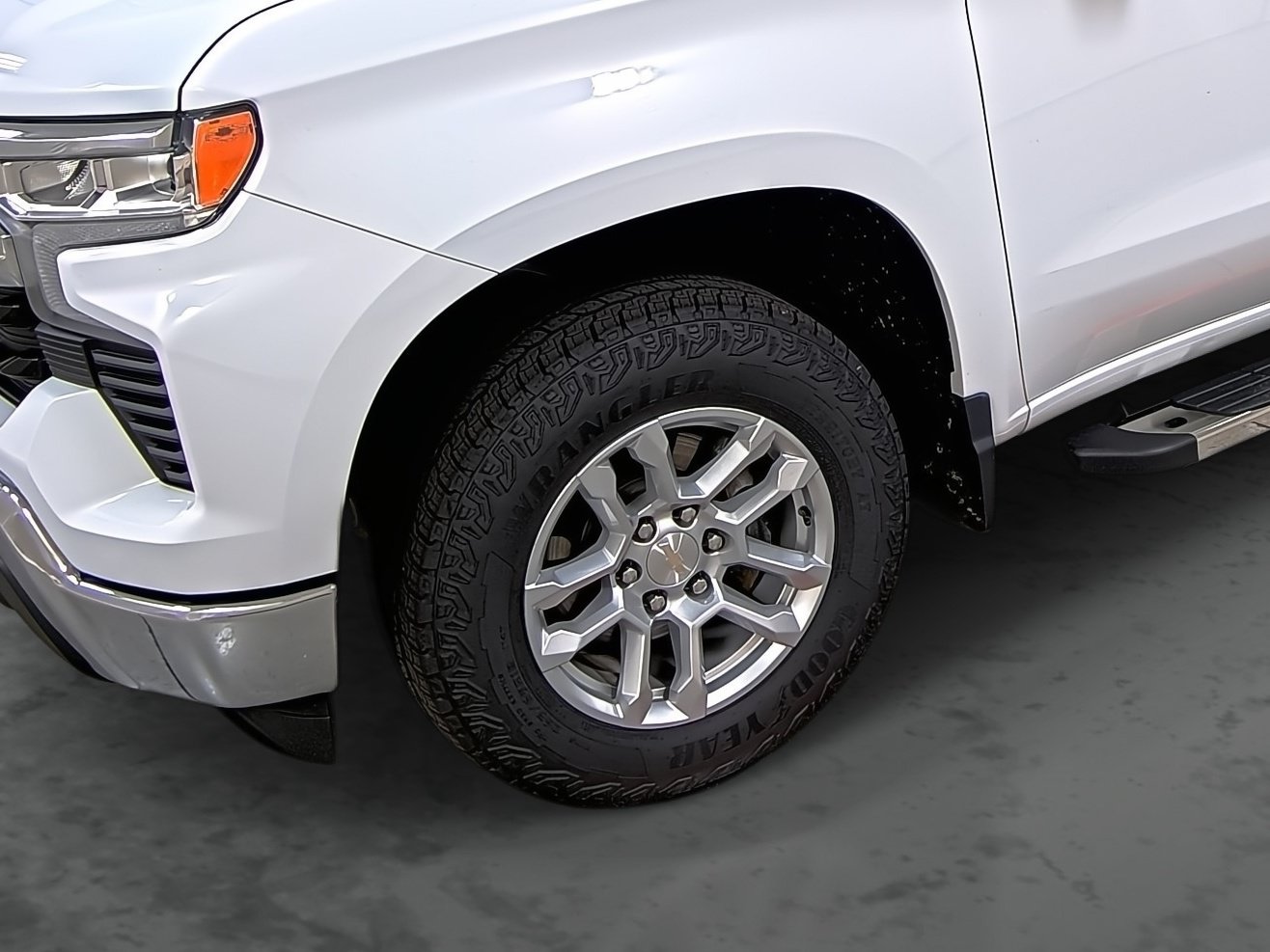 Used 2024 Chevrolet Silverado 1500 LT w/ Protection Package AWD/4WD image 7