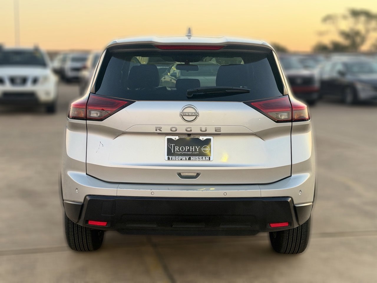 Certified 2025 Nissan Rogue SV FWD image 5
