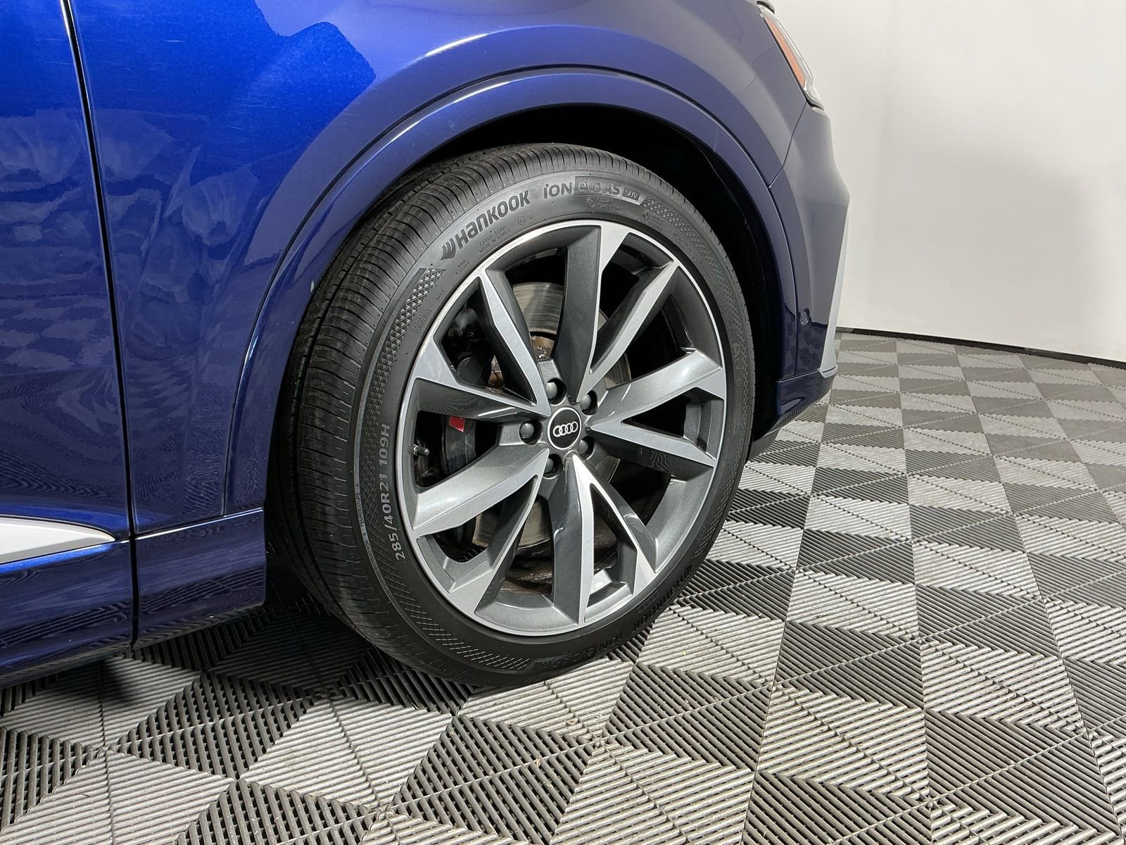 Used 2022 Audi SQ7 Prestige w/ Prestige Package image 11