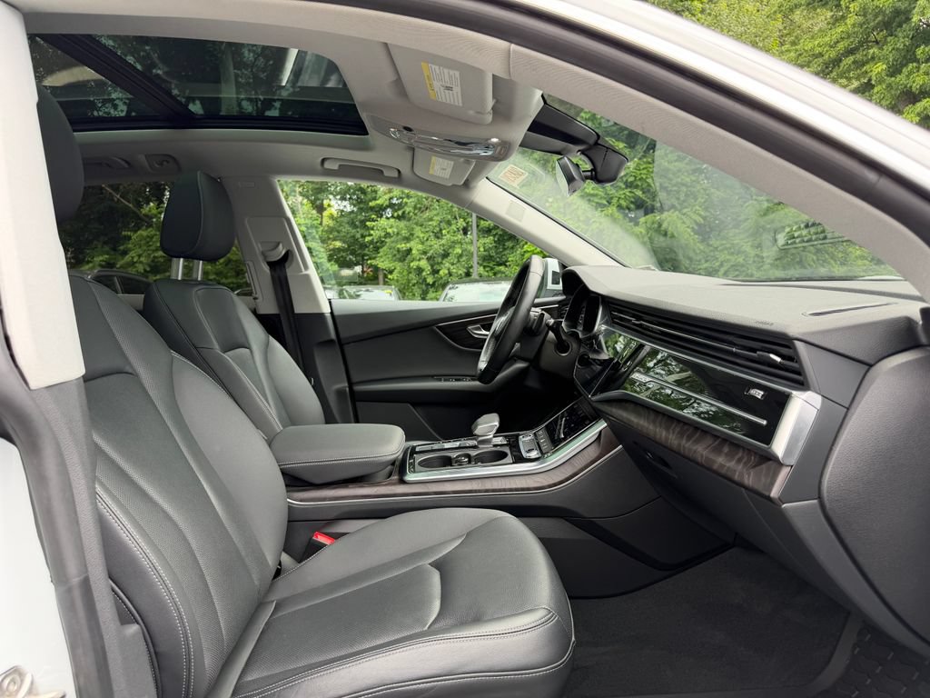 Used 2022 Audi Q8 Premium Plus AWD/4WD image 15