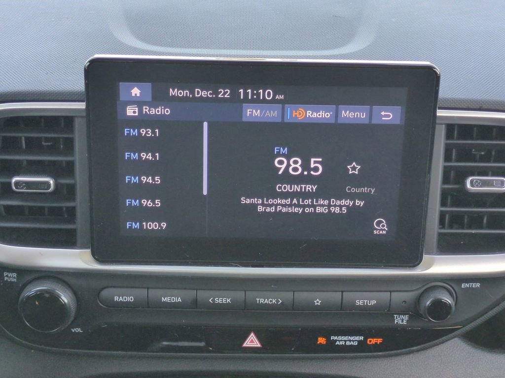 Used 2022 Hyundai Venue SEL image 18