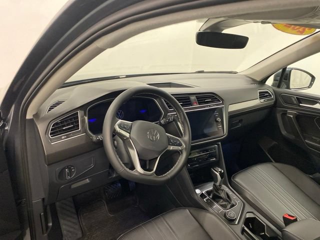 Used 2024 Volkswagen Tiguan SE AWD/4WD image 7
