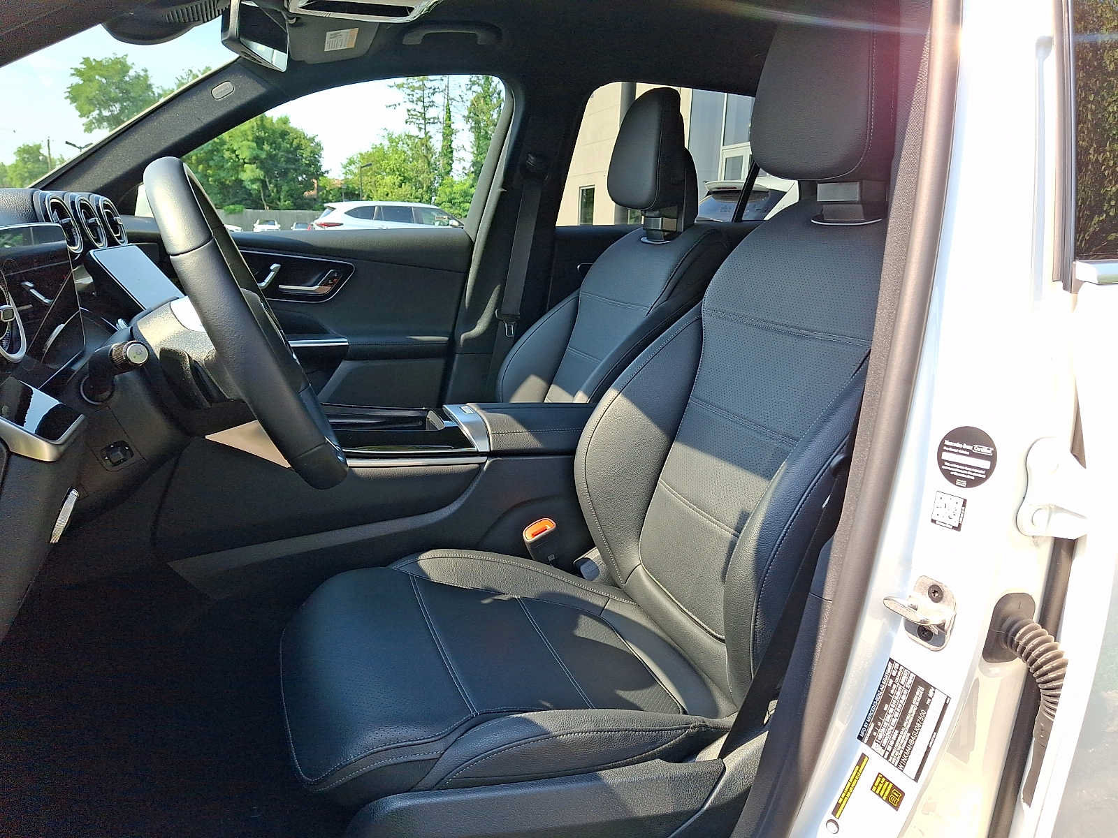 Certified 2025 Mercedes-Benz GLC 300 4MATIC image 10