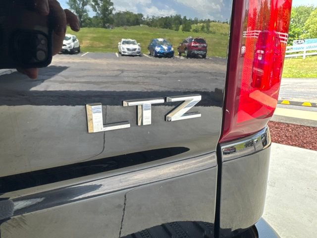 Used 2021 Chevrolet Silverado 1500 LTZ w/ LTZ Premium Package AWD/4WD image 35