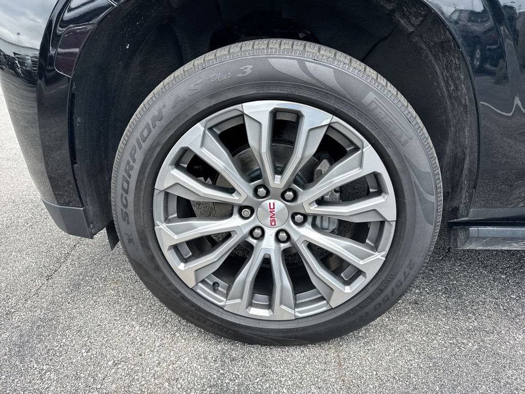 Used 2021 GMC Yukon Denali w/ Denali Premium Package AWD/4WD image 10